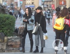 阳光归来公园打拥堂 气温仍低减衣要不得