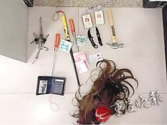 小偷扮成女护士医院行窃 长发披肩暴露身份