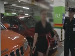 两女子因停车位产生纠纷  大打出手