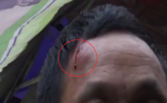 打牌时因为一句话 男子和邻居动了手