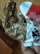 市民买到变质酱脖 画面不忍直视