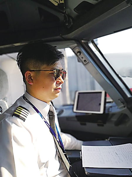 年薪百万 揭秘机长背后的N个秘密