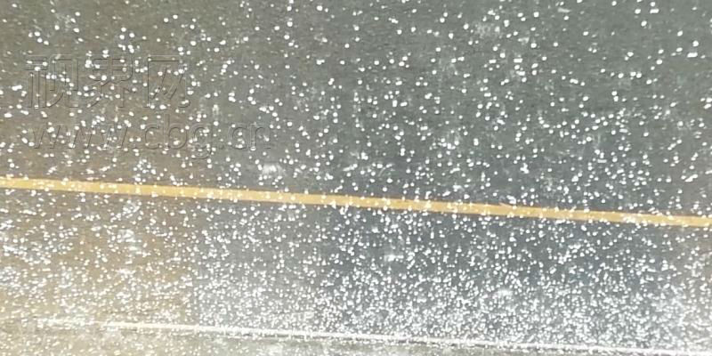 实拍：重庆城口三月下冰雹