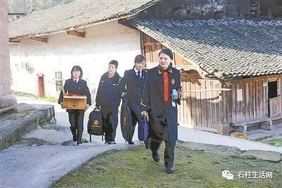 女子被狼狗咬伤面部索赔   狗主人：是她打狗