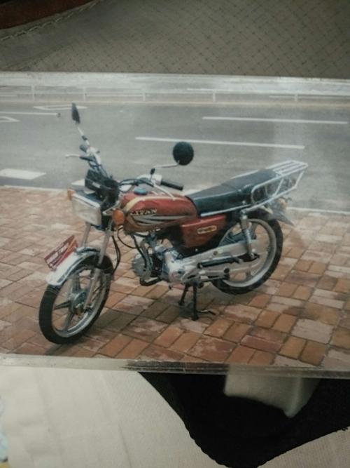 外卖小哥买辆二手摩托被罚12分 怎么回事？