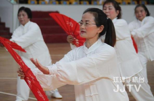 200多老人齐上阵 太极推得贼6