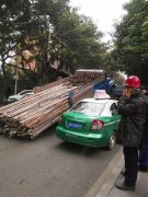 尴尬啦撒！大货车你闹哪样