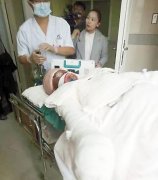 重庆救父烧伤少女首次手术成功 未来将安排教师团队一对一补课