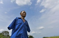 为丰都这位男儿投上你的一票，感动​重庆​十大人物评选！