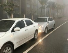 错过双十一，再战双十二，女子开车网购闯祸