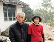 辛苦10年替儿还债 诚信和担当感动众人