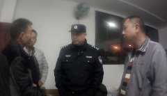 同事聚会开玩笑 他俩竟然打起来了