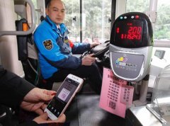 公交司机留二维码方便乘客微信转账 3个月无一人赖账