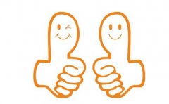 公交驾驶员打扫车厢 扫出二万多现金