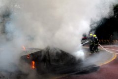 轿车沙坪坝突发自燃，所幸无人员伤亡