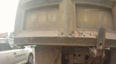 新套路！用刹车灯挡车牌 结果悲剧了