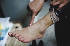 女子年幼与父母走散 走遍重庆寻找亲生父母