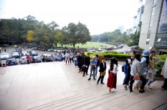 重庆大学办双选会：大学生择业，自我提升比薪金更重要