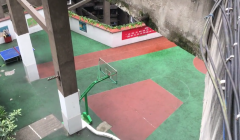 重庆再现“神建筑”：5楼运动场10楼走廊