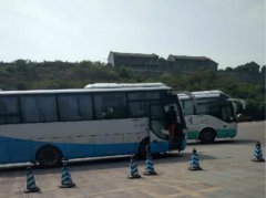 心塞！女子上完厕所出来发现长途汽车开走了