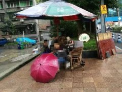 小伙小区门口配钥匙  遭“移花接木”被坑钱