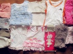 家中长辈爱给孩子穿别人家的旧衣服  宝妈很苦恼