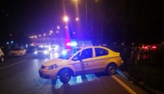 这名男乘客很“失格” 酒后发疯还抢出租车