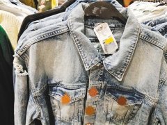 标价144元却被收154元 店员称要么给钱要么退货