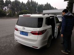 男子驾照实习期内上高速 非法营运还超载