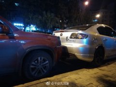 “死车”莫名倒退 原是车主酒后呼呼大睡挂错档