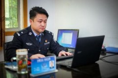 他是儿子眼中的“超级英雄” 却8年没与家人吃团年饭