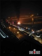 市场凌晨突发大火 现场一片狼藉