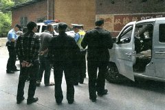 男子持假证开车上路  拘二个月罚款五千