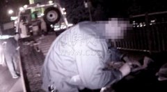 醉驾男子模仿“交警” 站路口指挥交通