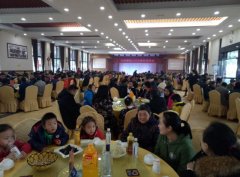 暖心！重庆一老板请400多村民吃团年饭