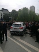 新手开新车一着急 悲催了