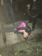 醉酒男高速路欲轻生 高速执法及时处置