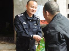 老人觉养女不孝 伤心欲寻短见被救