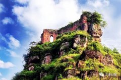 江津有个缩小版“张家界” 上面还有神奇的古寨