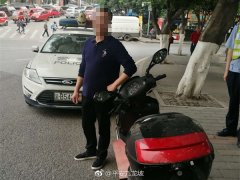 无证驾驶自称“天才少年”  蜀黍只好说声“少年抱歉”