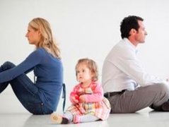 女子嫁了一个“假老公”  对自己和家庭不管不问