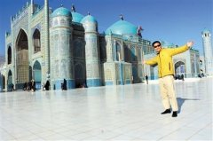 重庆小伙天天满世界耍 还把钱赚了